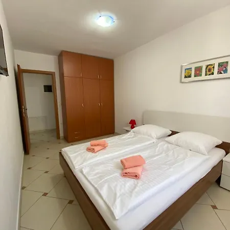 アパート Mrkonja マトゥリ