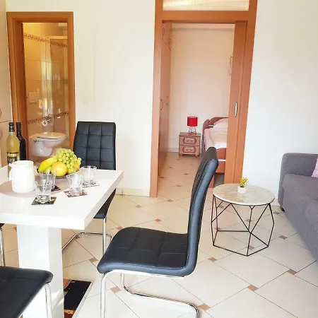 Mrkonja Apartment *