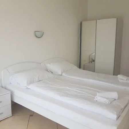 アパート Mrkonja マトゥリ